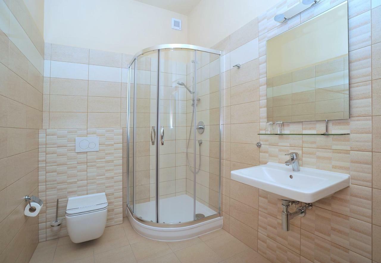 Penzion Kralovske Lazne Podebrady Exterior photo